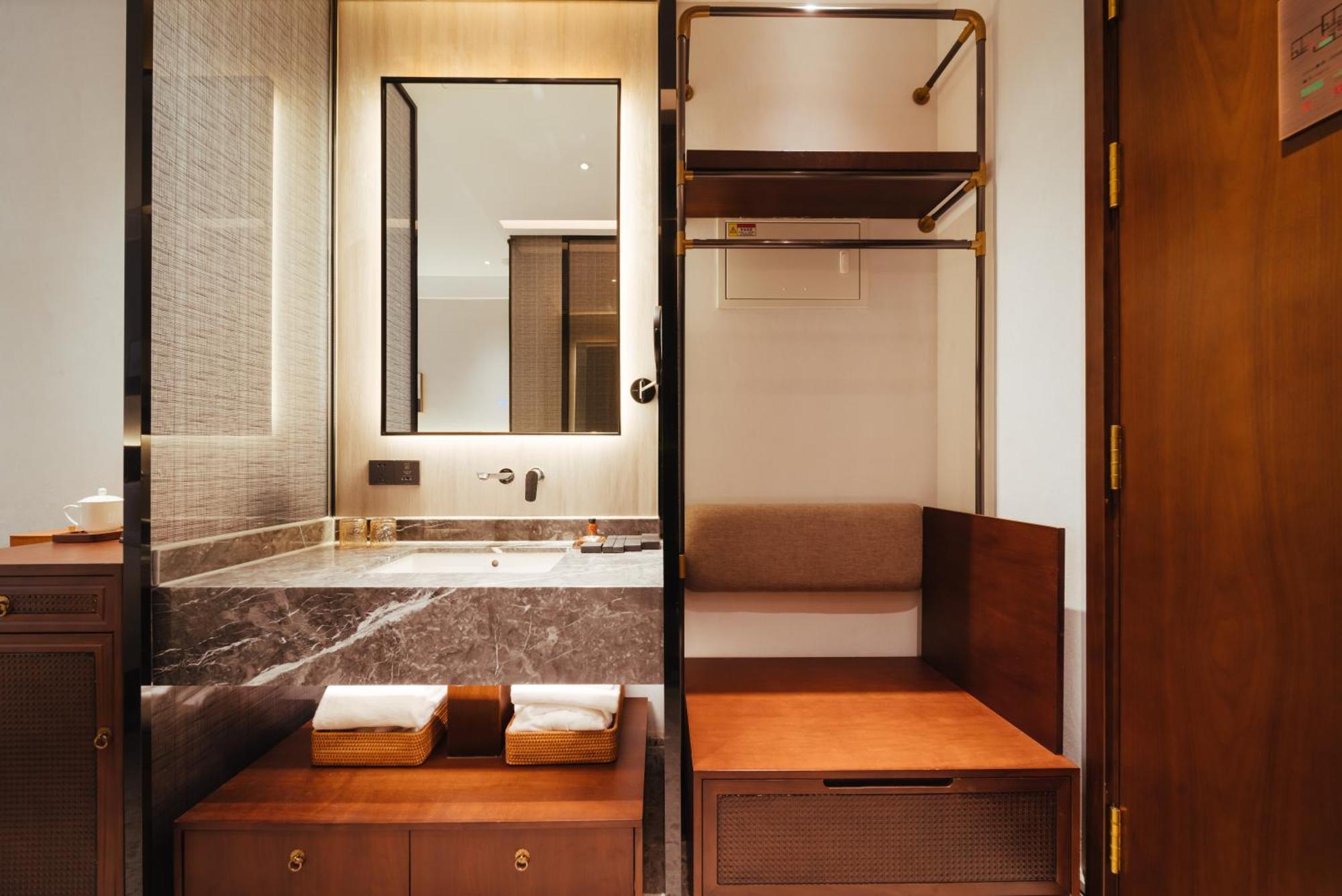 Jingmao Alley Hotel - Beijing Wangfujing Dongsi Subway Station Branch Экстерьер фото